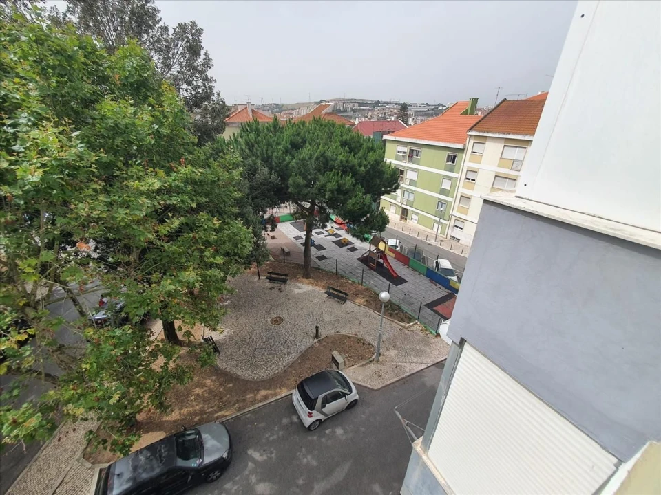 Apartamento T2 para Venda em Agualva e Mira-Sintra Foto 15