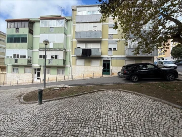 Apartamento T2 para Venda em Agualva e Mira-Sintra