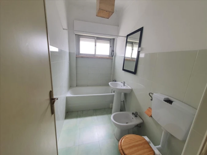 Apartamento T2 para Venda em Agualva e Mira-Sintra Foto 14