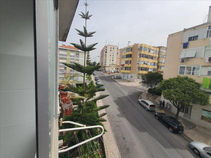 Apartamento T2 para Venda em Agualva e Mira-Sintra Foto 16