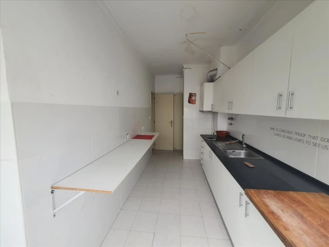 Apartamento T2 para Venda em Agualva e Mira-Sintra Foto 4