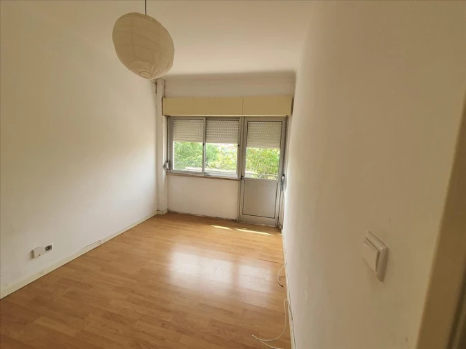 Apartamento T2 para Venda em Agualva e Mira-Sintra Foto 6