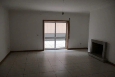 Apartamento T3 para Venda em O. Azeméis, Riba-Ul, Ul, Macinhata Seixa, Madail