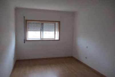 Apartamento T3 para Venda em O. Azeméis, Riba-Ul, Ul, Macinhata Seixa, Madail