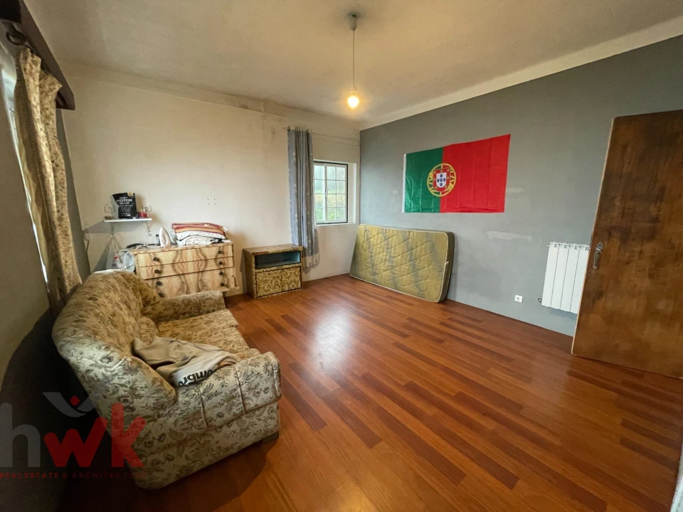 Moradia T8 para Venda em Seia, São Romão e Lapa dos Dinheiros Foto 8