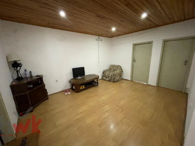 Moradia T8 para Venda em Seia, São Romão e Lapa dos Dinheiros Foto 18