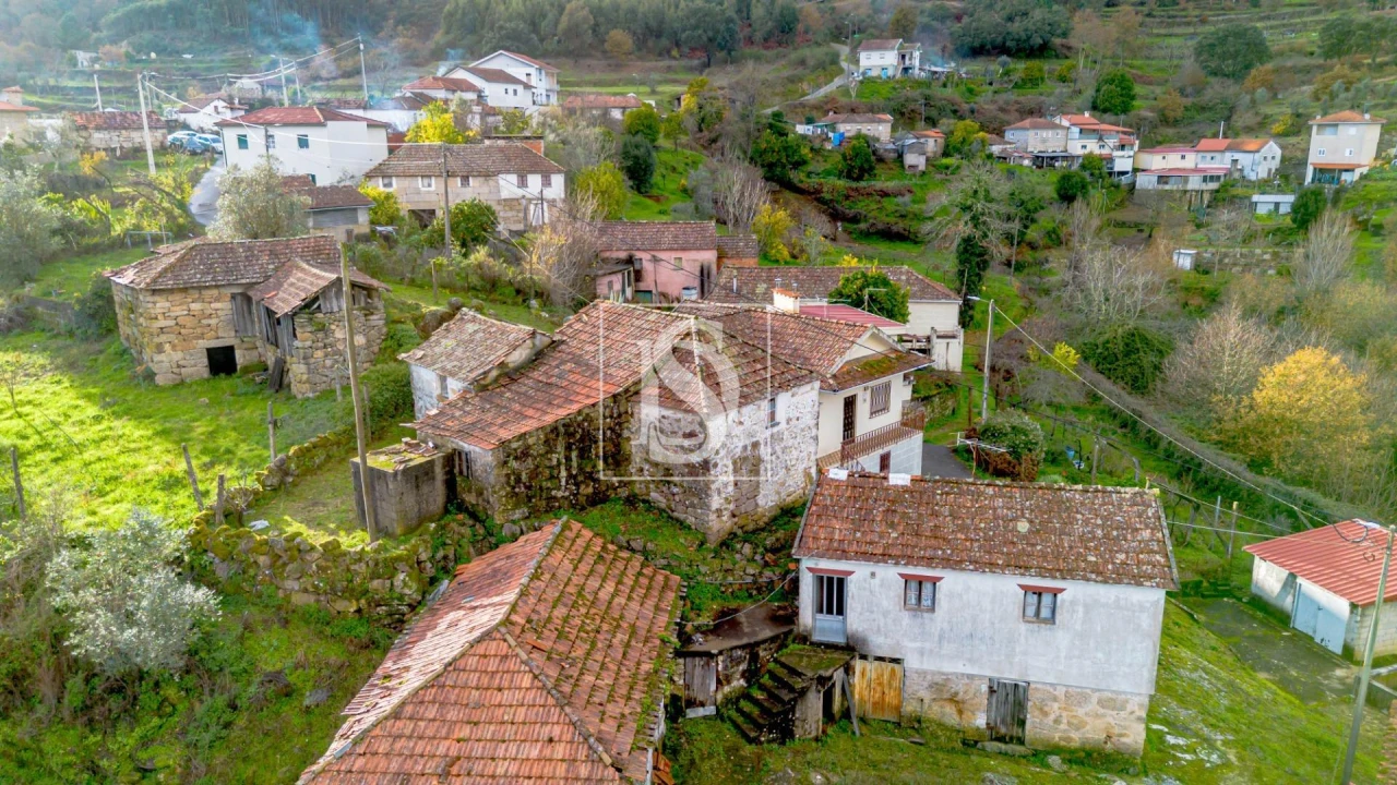 Moradia T2 para Venda em Paredes de Viadores e Manhuncelos Foto 40
