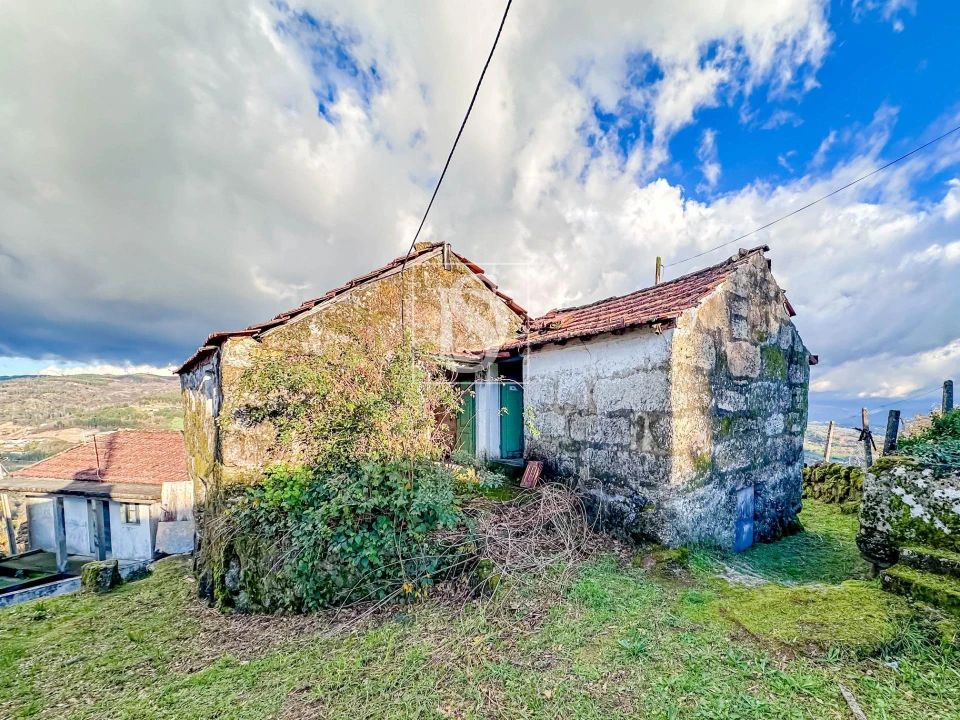 Moradia T2 para Venda em Paredes de Viadores e Manhuncelos Foto 1