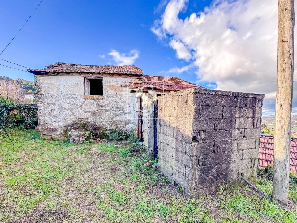 Moradia T2 para Venda em Paredes de Viadores e Manhuncelos Foto 30