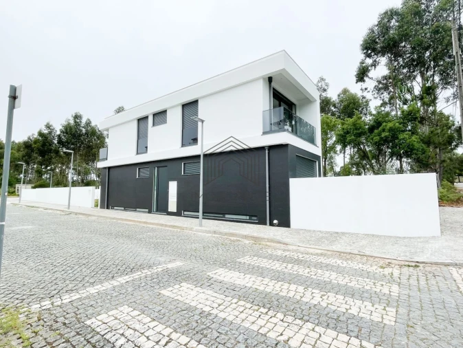 Moradia T4 para Venda em Anta e Guetim Foto 9