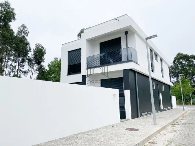 Moradia T4 para Venda em Anta e Guetim Foto 2