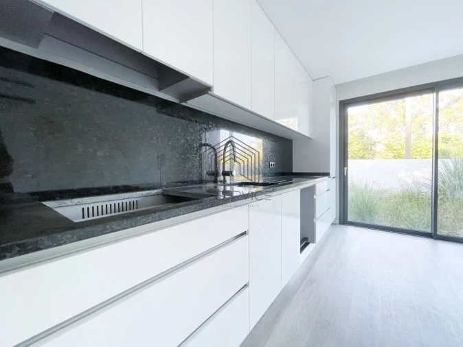 Moradia T4 para Venda em Anta e Guetim Foto 16