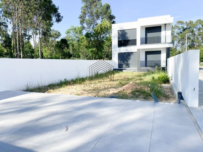 Moradia T4 para Venda em Anta e Guetim Foto 3