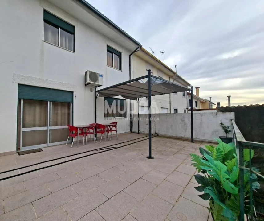 Moradia T3 para Venda em Sé, Santa Maria e Meixedo Foto 1