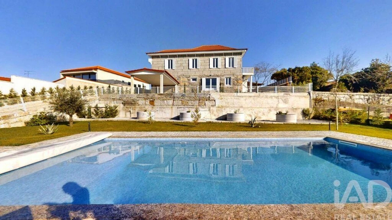 Moradia T5 para Venda em Macieira da Lixa e Caramos Foto 1