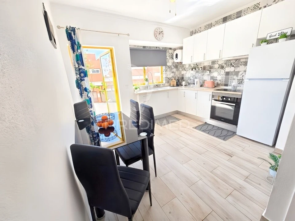 Apartamento T2 para Venda em Portimão Foto 5