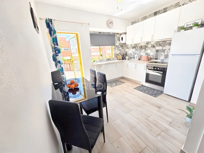 Apartamento T2 para Venda em Portimão Foto 5