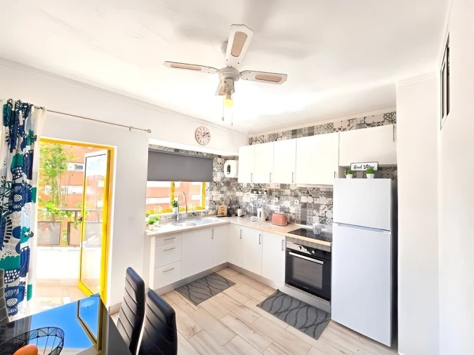 Apartamento T2 para Venda em Portimão Foto 6