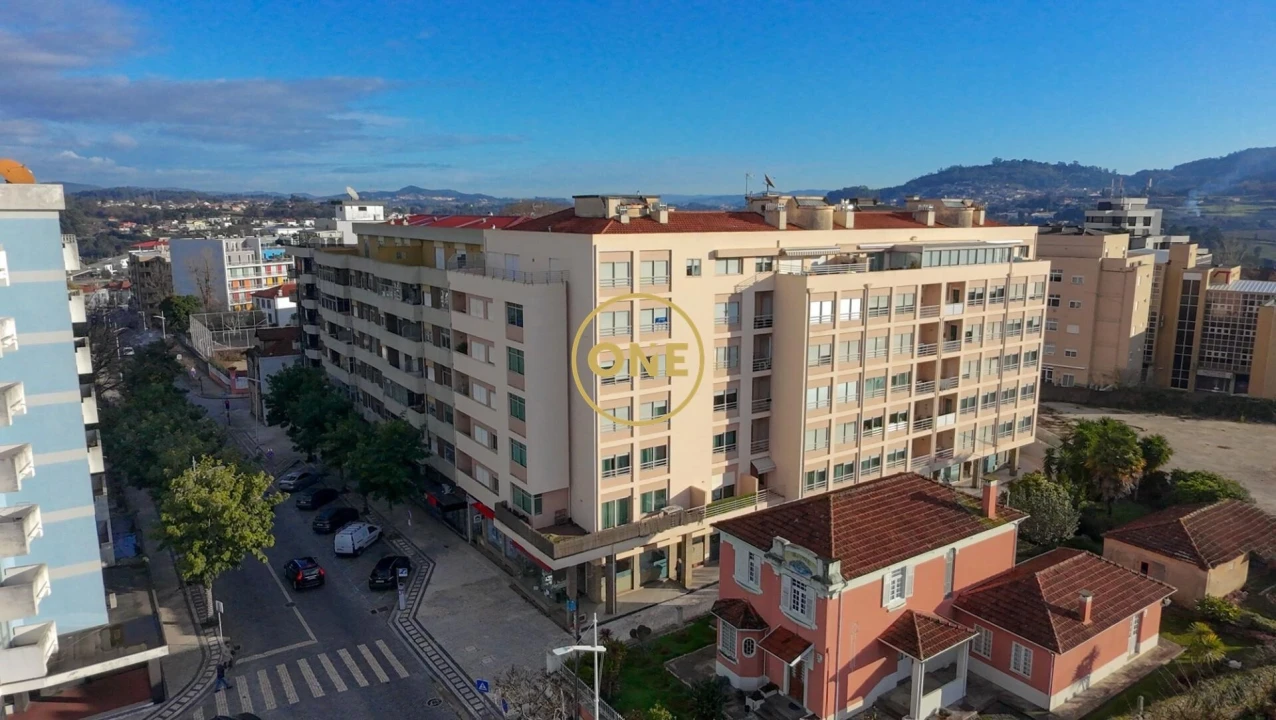 Apartamento T5 para Venda em Santo Tirso, Couto (Santa Cristina e São Miguel) e Burgães Foto 3