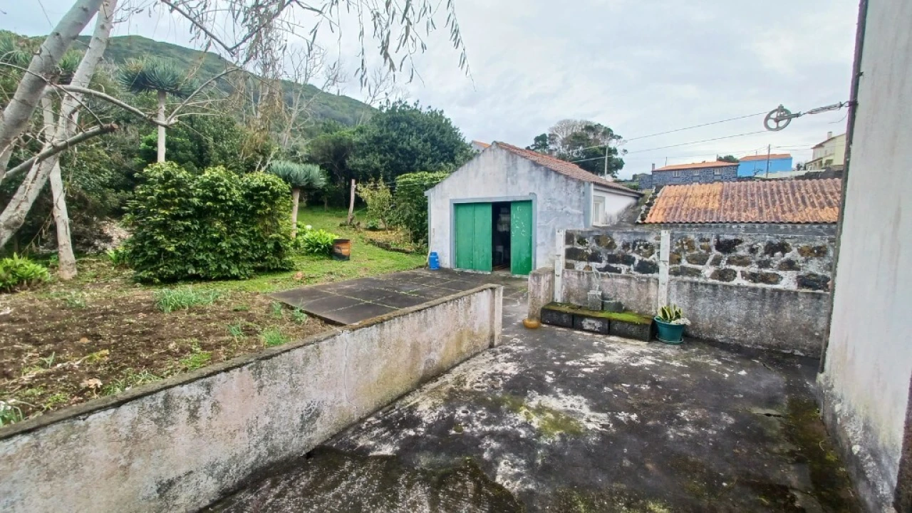 Moradia T3 para Venda em Santo Amaro Foto 32