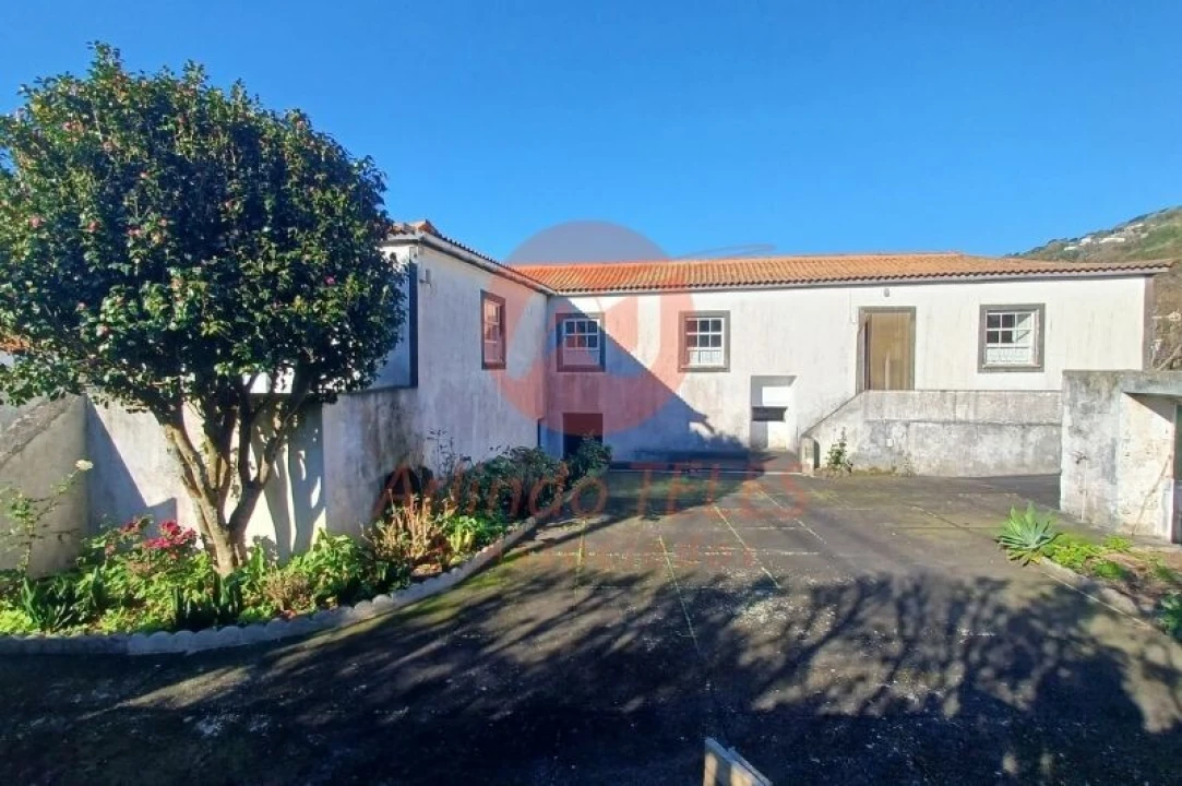 Moradia T3 para Venda em Santo Amaro Foto 1