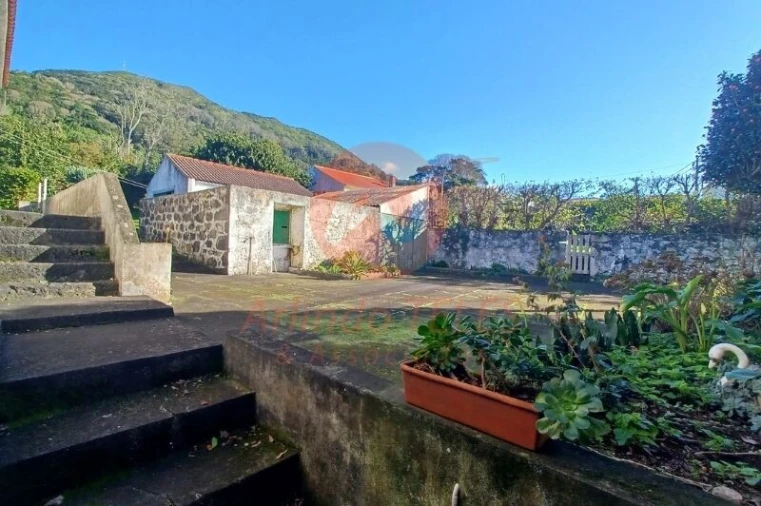 Moradia T3 para Venda em Santo Amaro Foto 31