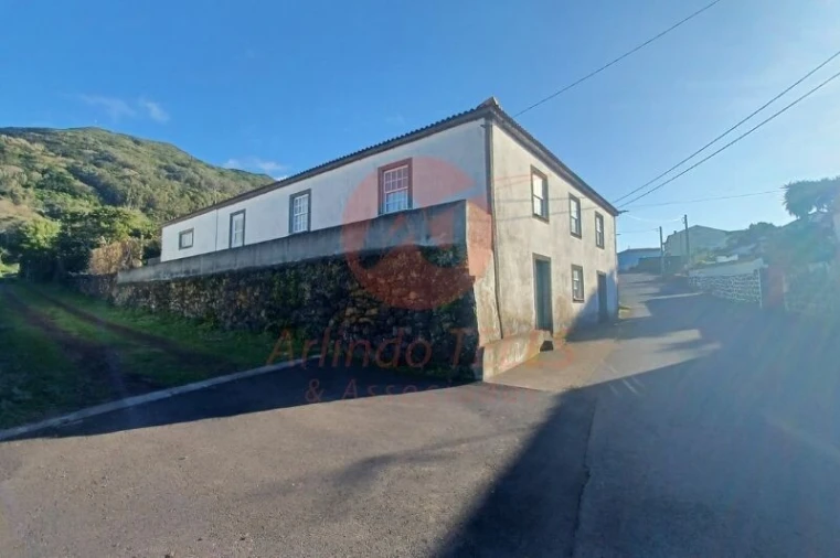 Moradia T3 para Venda em Santo Amaro Foto 44