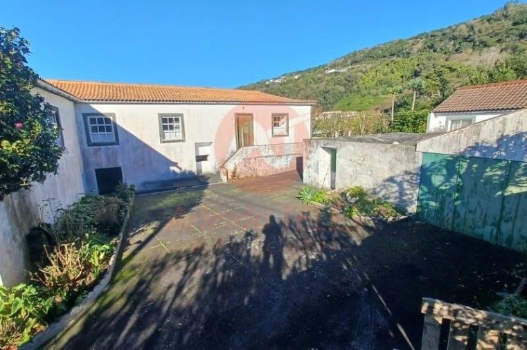 Moradia T3 para Venda em Santo Amaro Foto 47