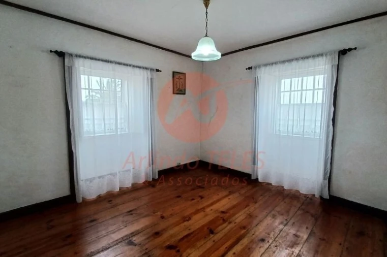 Moradia T3 para Venda em Santo Amaro Foto 13