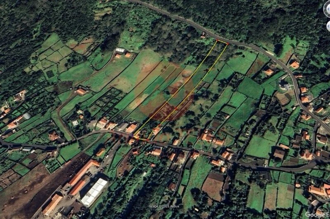 Moradia T3 para Venda em Santo Amaro Foto 2