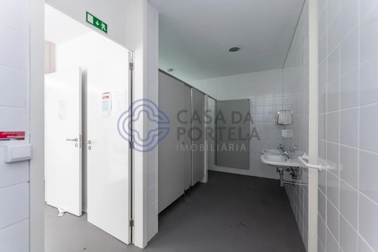 Armazém para Venda em Este (São Pedro e São Mamede) Foto 13