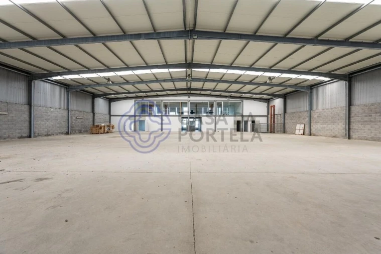 Armazém para Venda em Este (São Pedro e São Mamede) Foto 2