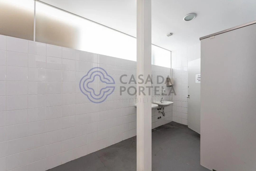 Armazém para Venda em Este (São Pedro e São Mamede) Foto 11