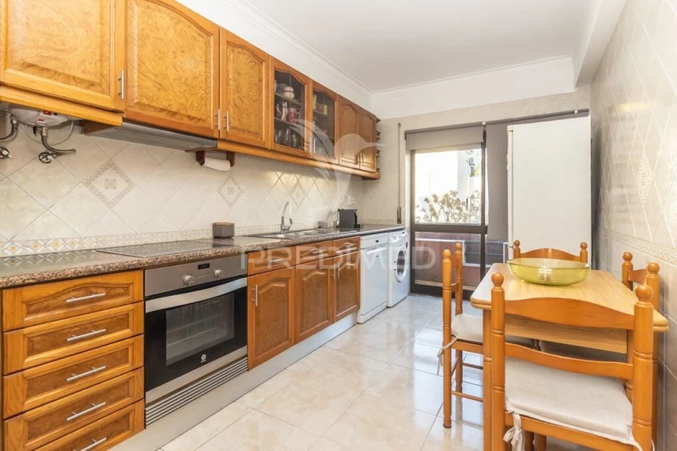 Apartamento T2 para Venda em Moita Foto 13