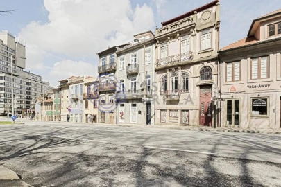 Prédio para Venda em Lordelo do Ouro e Massarelos