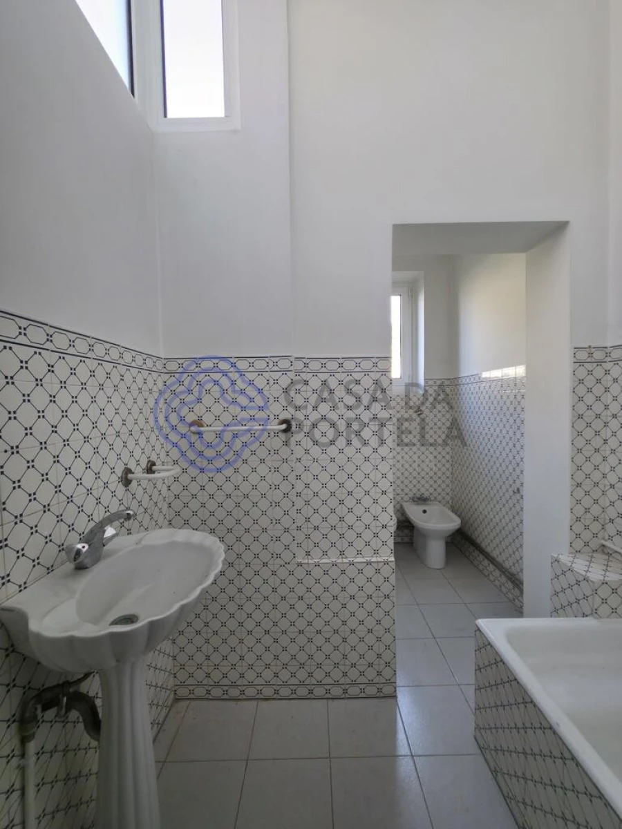 Prédio para Venda em Lordelo do Ouro e Massarelos Foto 28