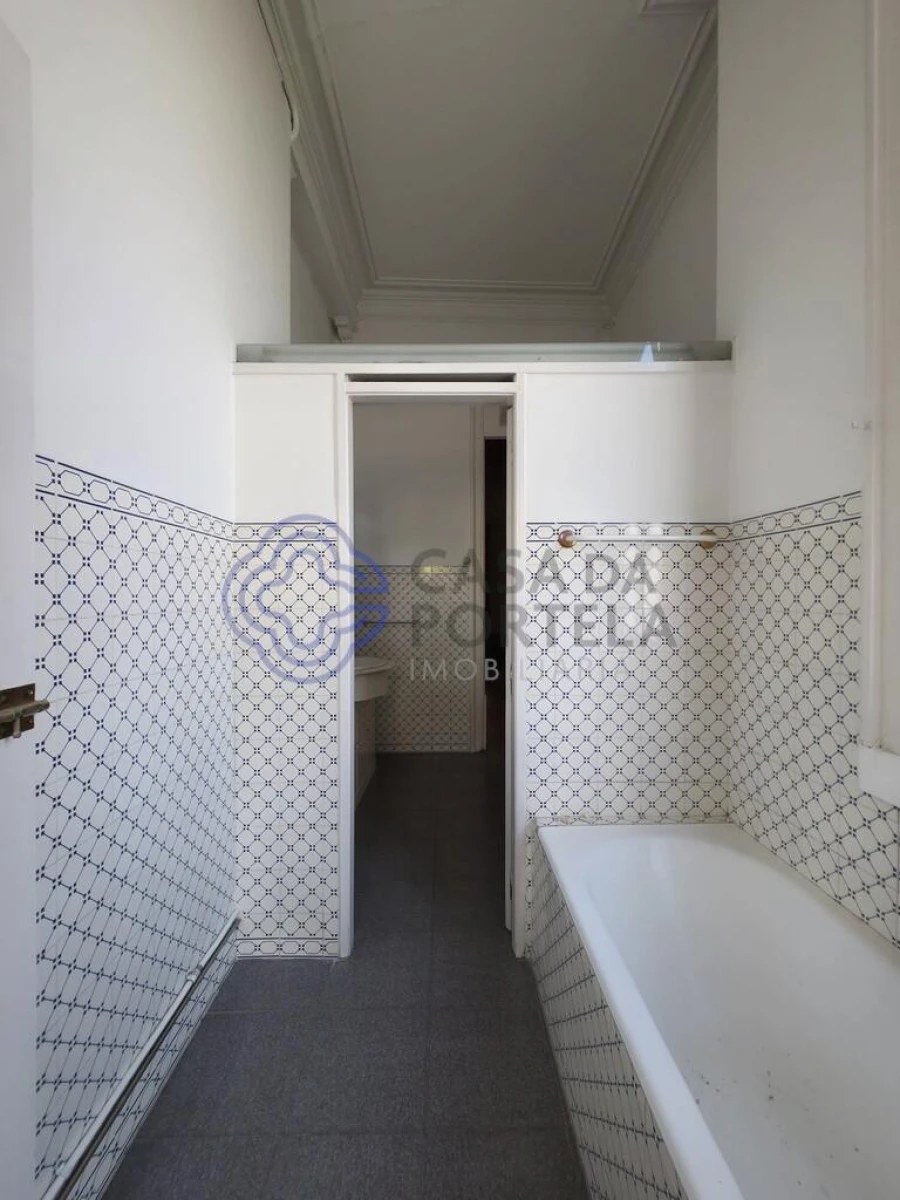 Prédio para Venda em Lordelo do Ouro e Massarelos Foto 13