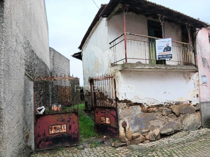 Moradia T4 para Venda em Passos