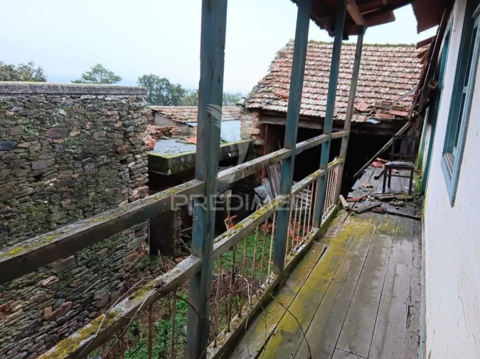 Moradia T4 para Venda em Passos Foto 18