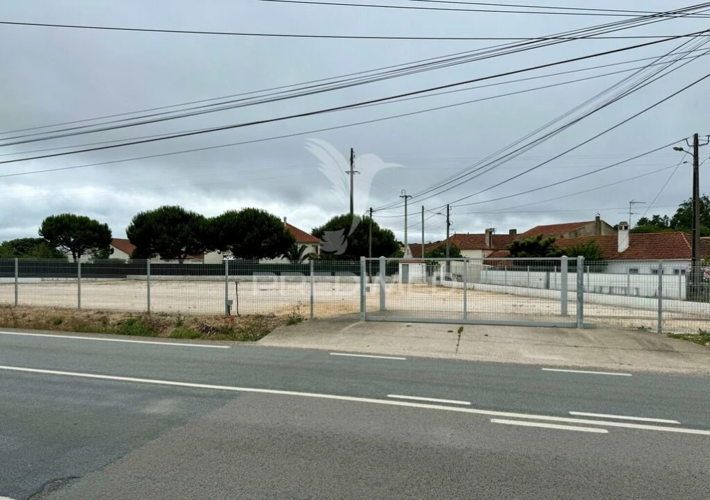 Terreno para Arrendamento em Arrabal Foto 3