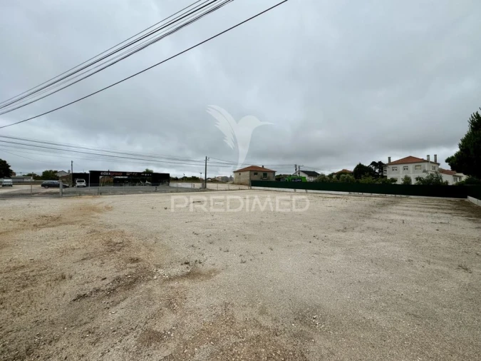 Terreno para Arrendamento em Arrabal Foto 2