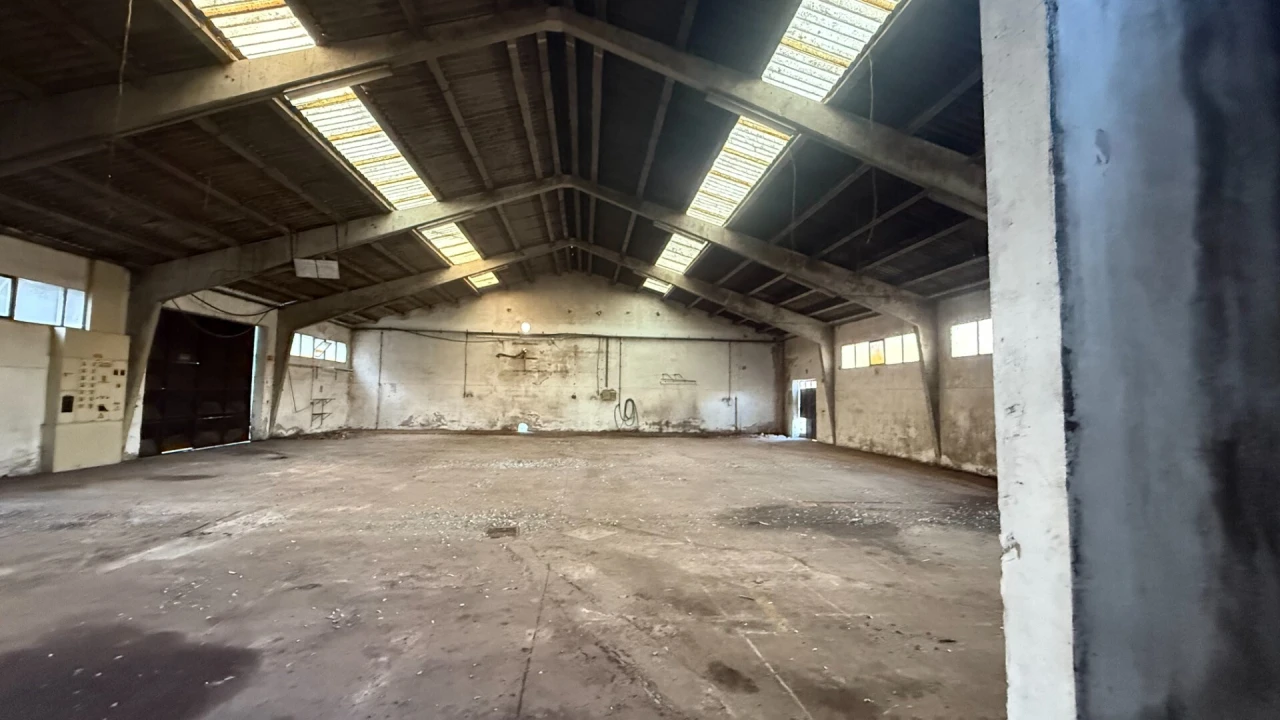 Armazém para Venda em Fermentões Foto 18