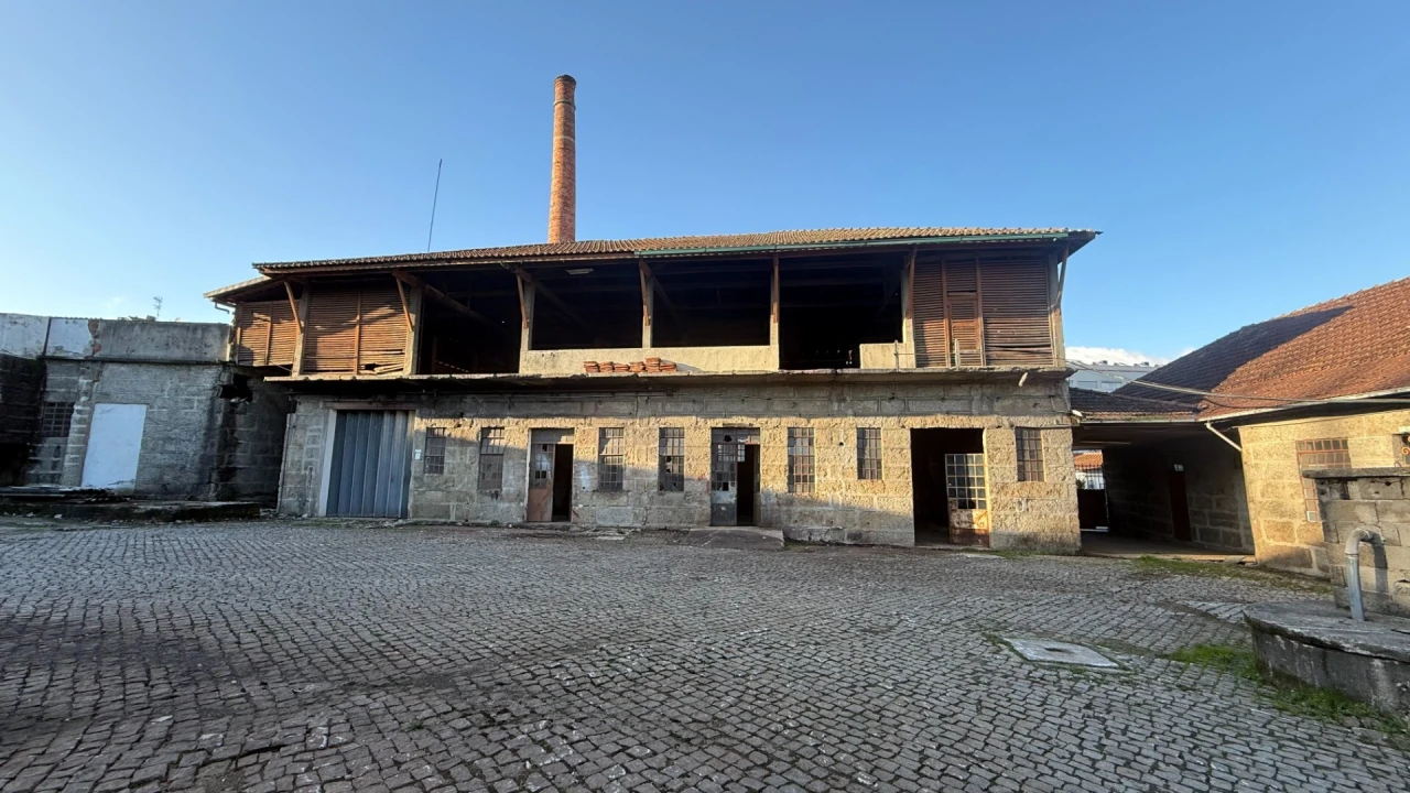 Armazém para Venda em Fermentões Foto 4