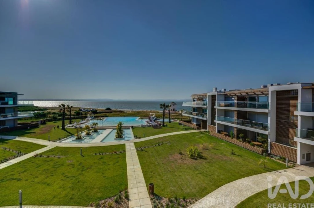 Apartamento T3 para Venda em Alcochete Foto 22