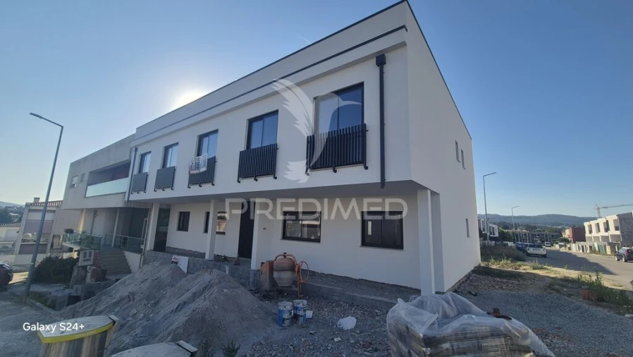 Apartamento T2 para Venda em Soutelo Foto 2