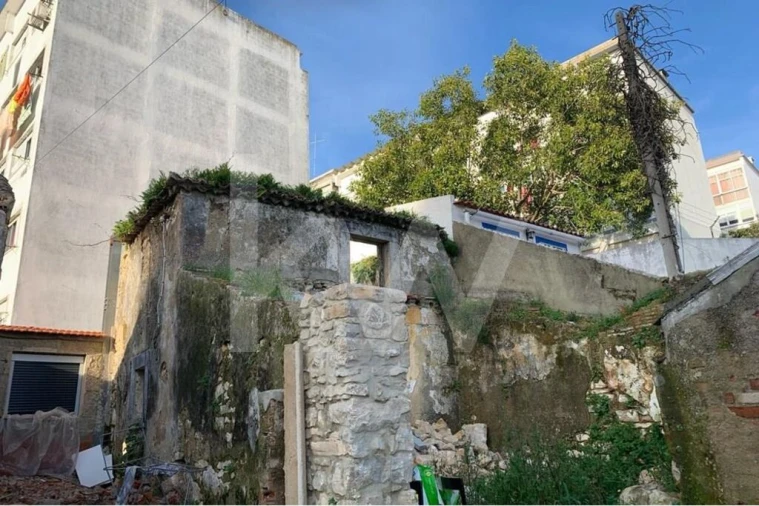 Moradia T15 para Venda em Agualva e Mira-Sintra Foto 17