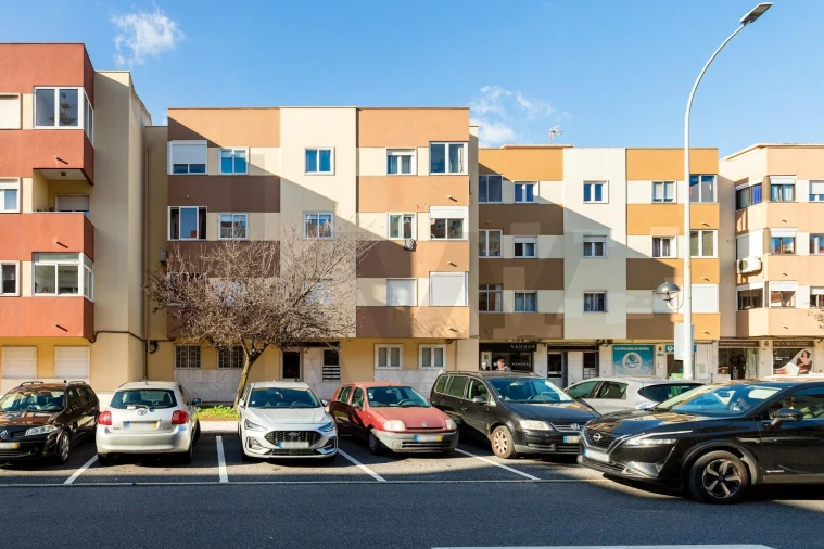 Apartamento T3 para Venda em Venteira Foto 25