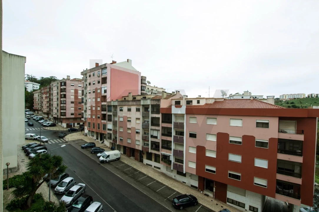 Apartamento T2 para Arrendamento em Queluz e Belas Foto 16