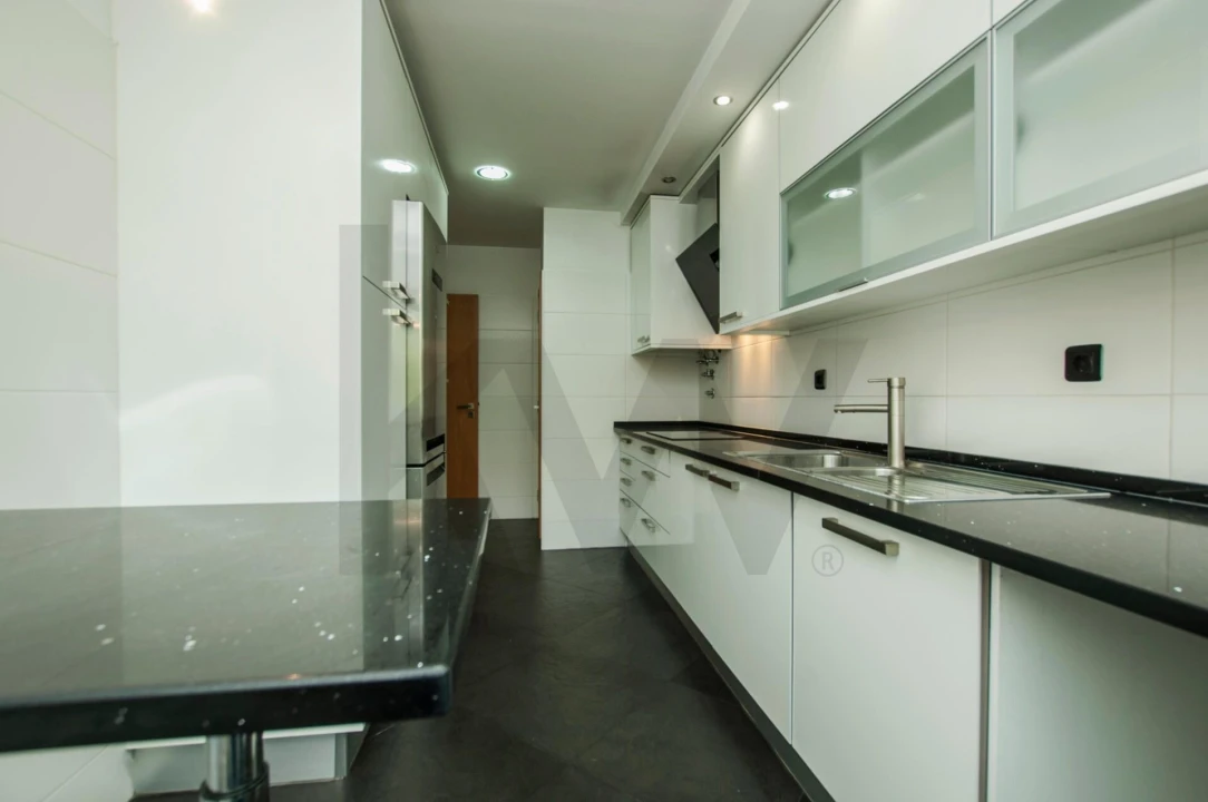 Apartamento T2 para Arrendamento em Queluz e Belas Foto 3