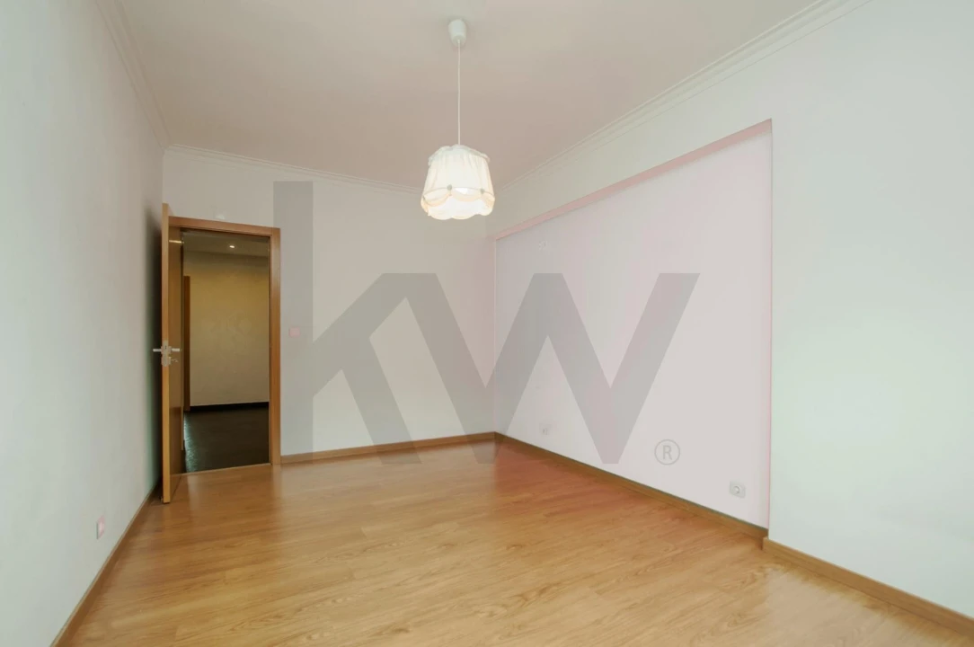 Apartamento T2 para Arrendamento em Queluz e Belas Foto 6